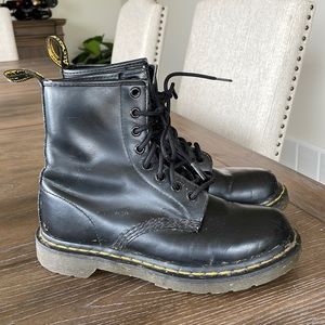 Womens size 7 Doc Martens